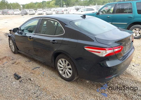 2020 Toyota Camry Le Awd z USA, uszkodzony, nr VIN 4T1L11BK6LU002083
